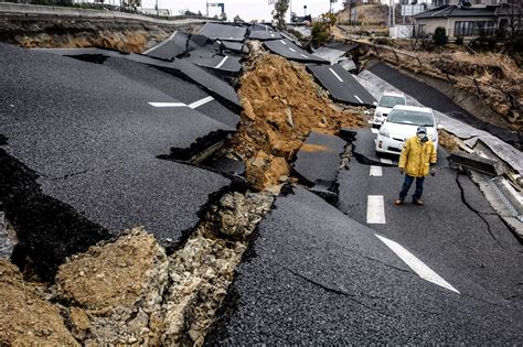  2011東日本大地震對安藤忠雄建築設計的深遠影響：破壞與重建的交織