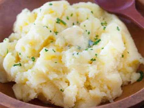 How Much Protein in a Cup of Mashed Potatoes: And Why Do Astronauts Prefer Them Over Moon Rocks?